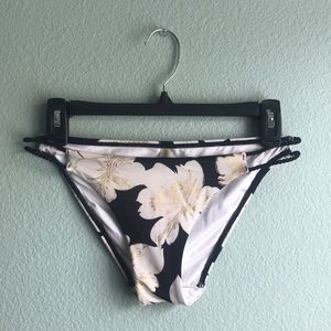 🖤Victoria’s Secret Flower Open Side Bikini Bottom